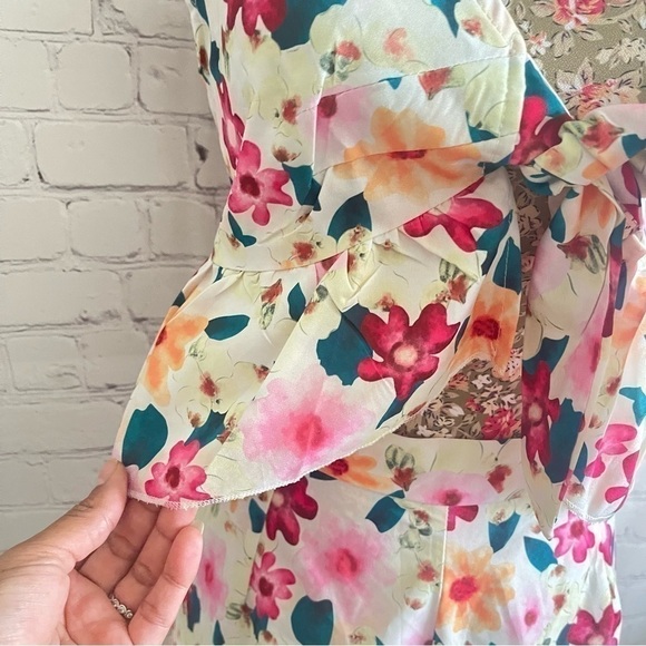 Allover Floral Knot Top with Shorts- Set - Picture 12 of 12